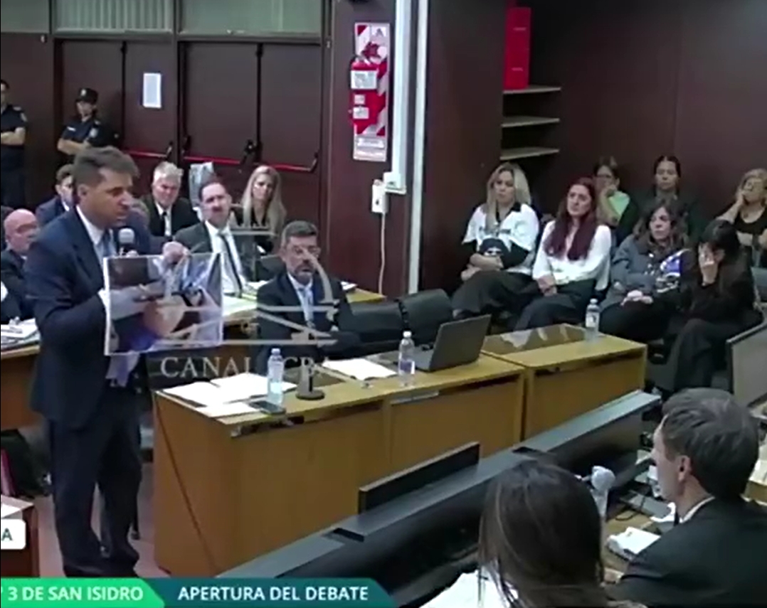 圖為之前庭審中，檢察官所舉照片